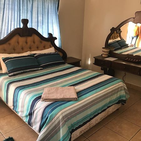 African Sky Guesthouse Віндгук Екстер'єр фото