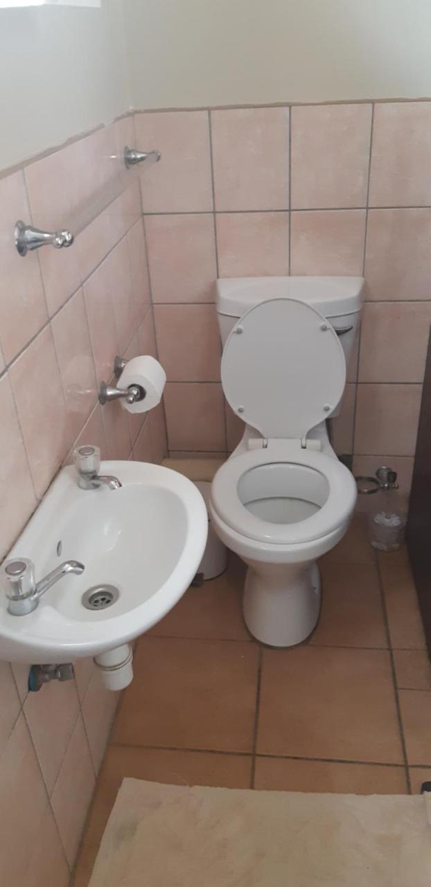 African Sky Guesthouse Віндгук Екстер'єр фото