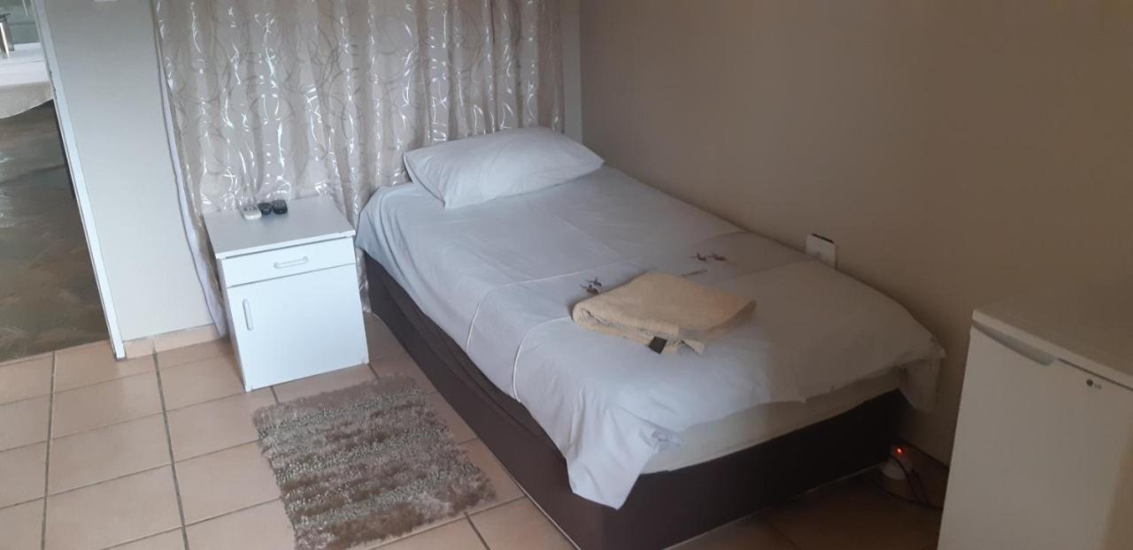 African Sky Guesthouse Віндгук Екстер'єр фото