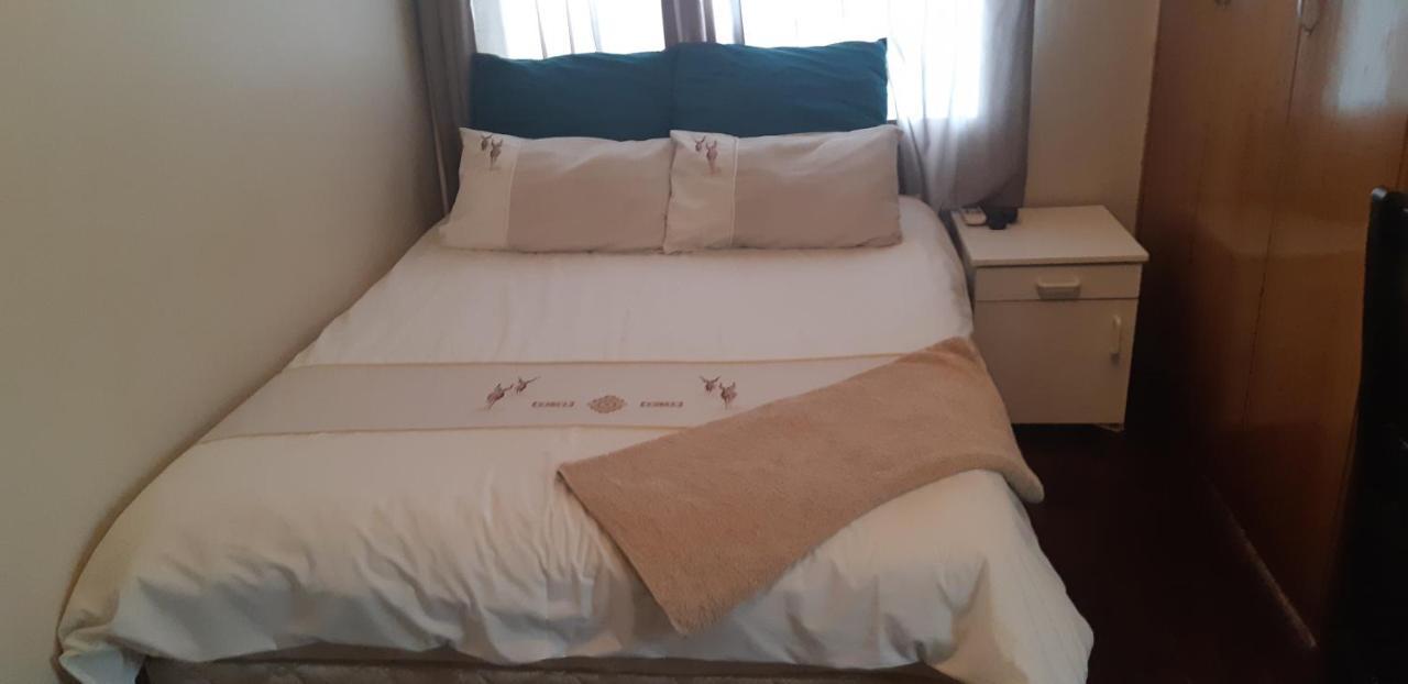 African Sky Guesthouse Віндгук Екстер'єр фото