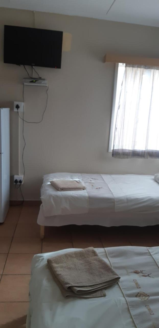African Sky Guesthouse Віндгук Екстер'єр фото